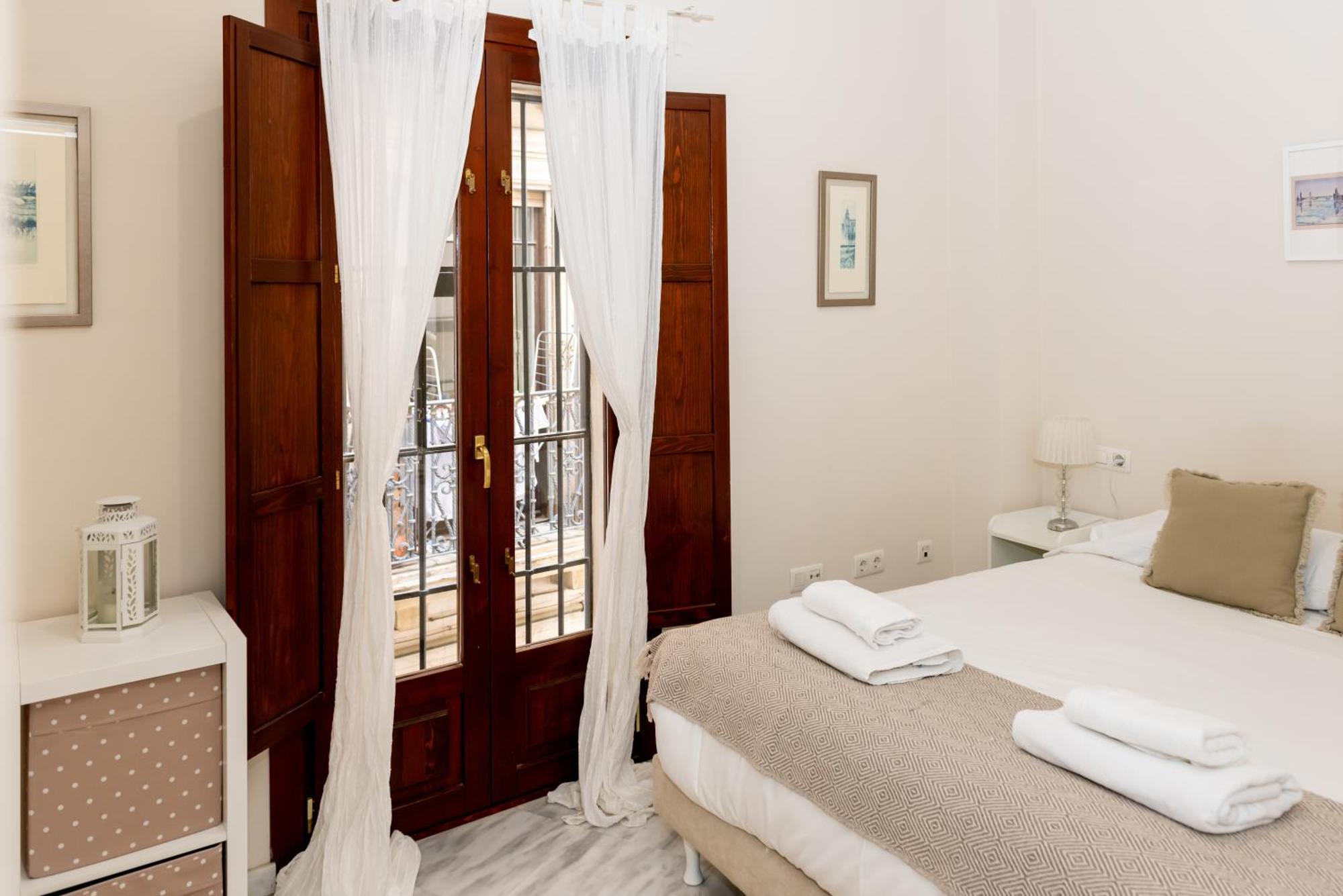 Charming & Quiet Apartment In Plaza Del Salvador Sevilla Bagian luar foto