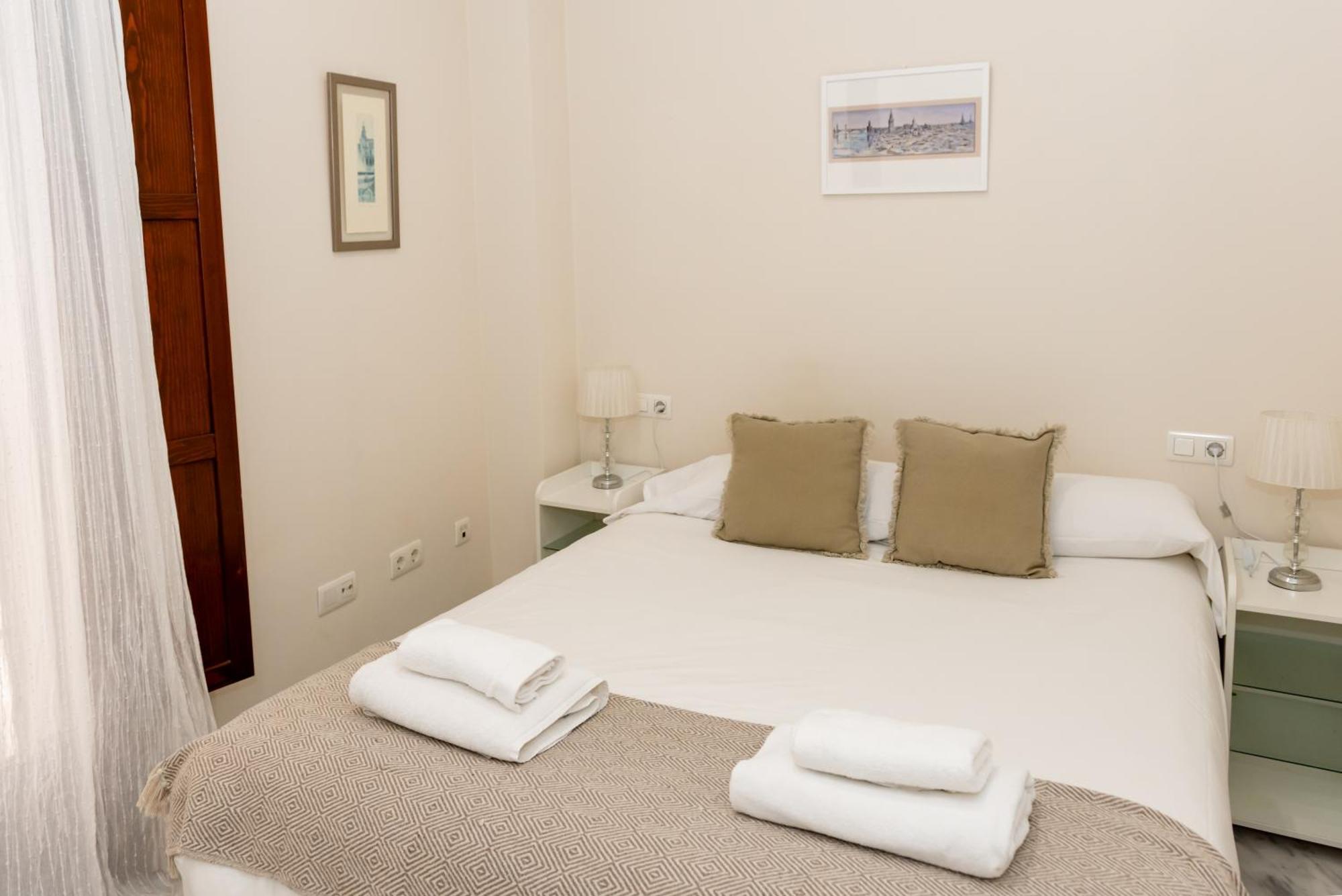 Charming & Quiet Apartment In Plaza Del Salvador Sevilla Bagian luar foto