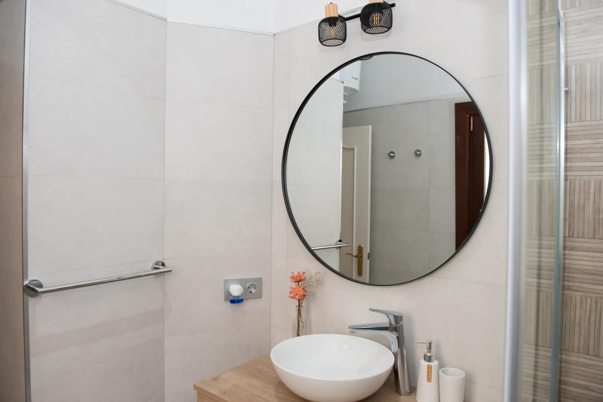 Charming & Quiet Apartment In Plaza Del Salvador Sevilla Bagian luar foto