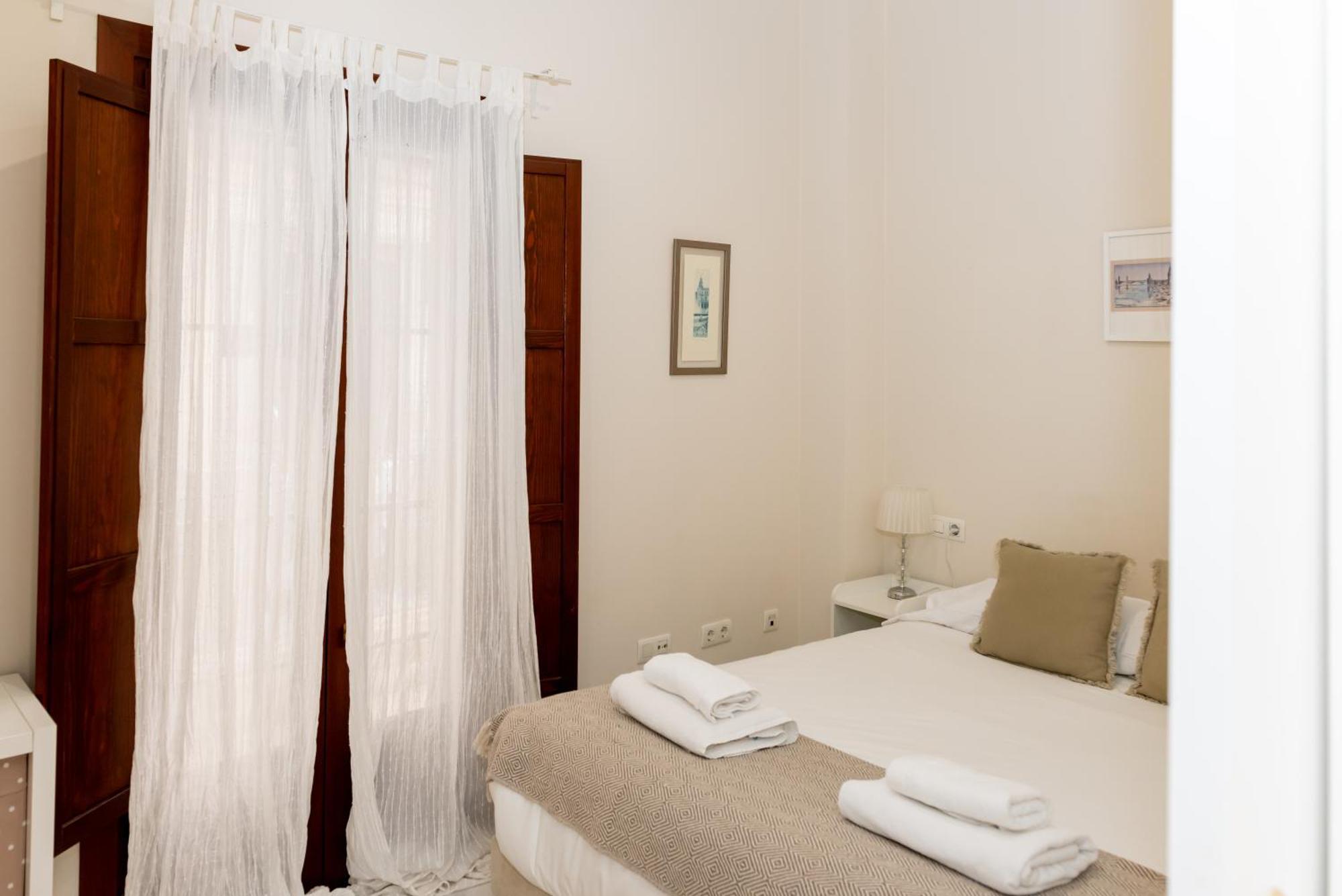 Charming & Quiet Apartment In Plaza Del Salvador Sevilla Bagian luar foto