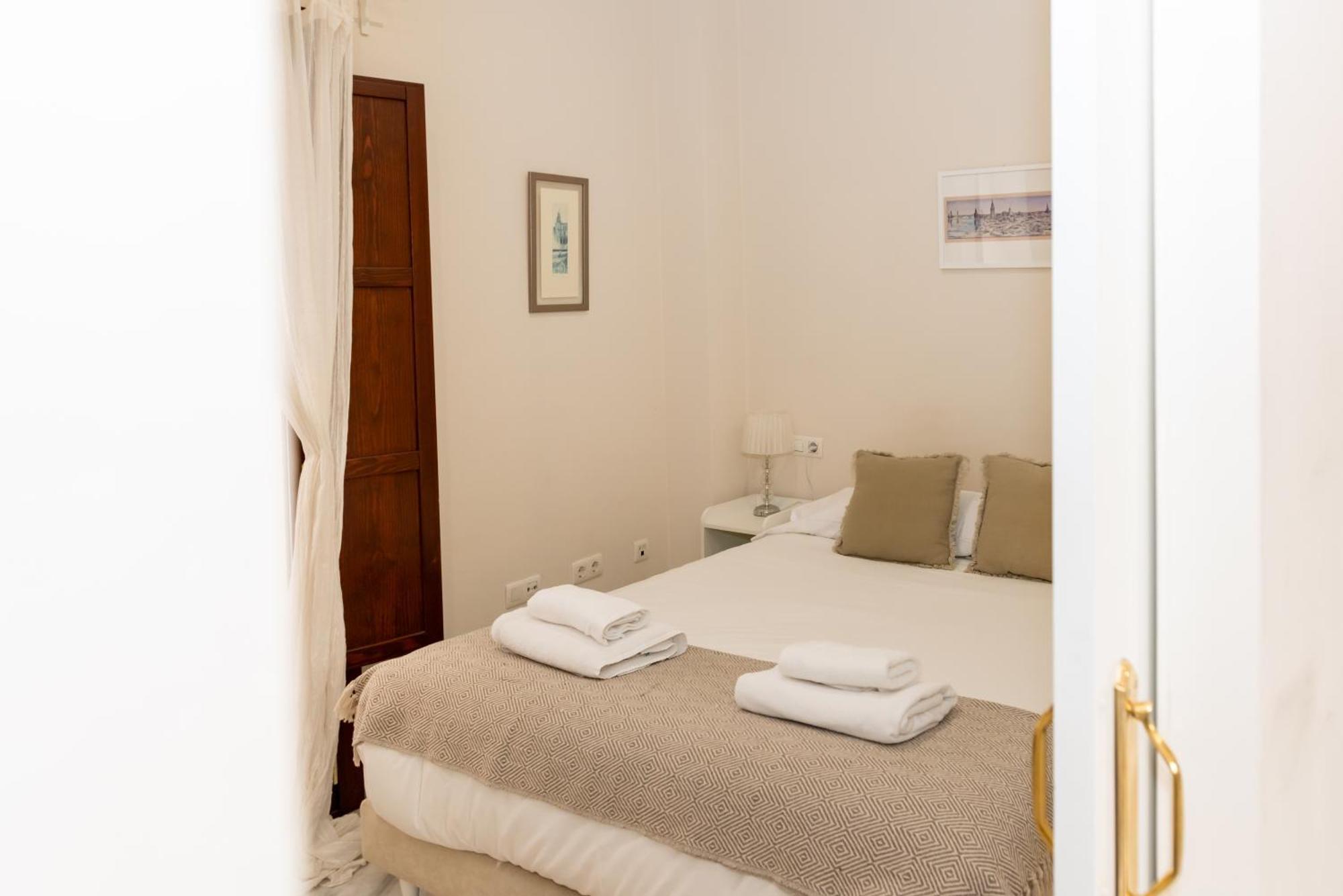 Charming & Quiet Apartment In Plaza Del Salvador Sevilla Bagian luar foto
